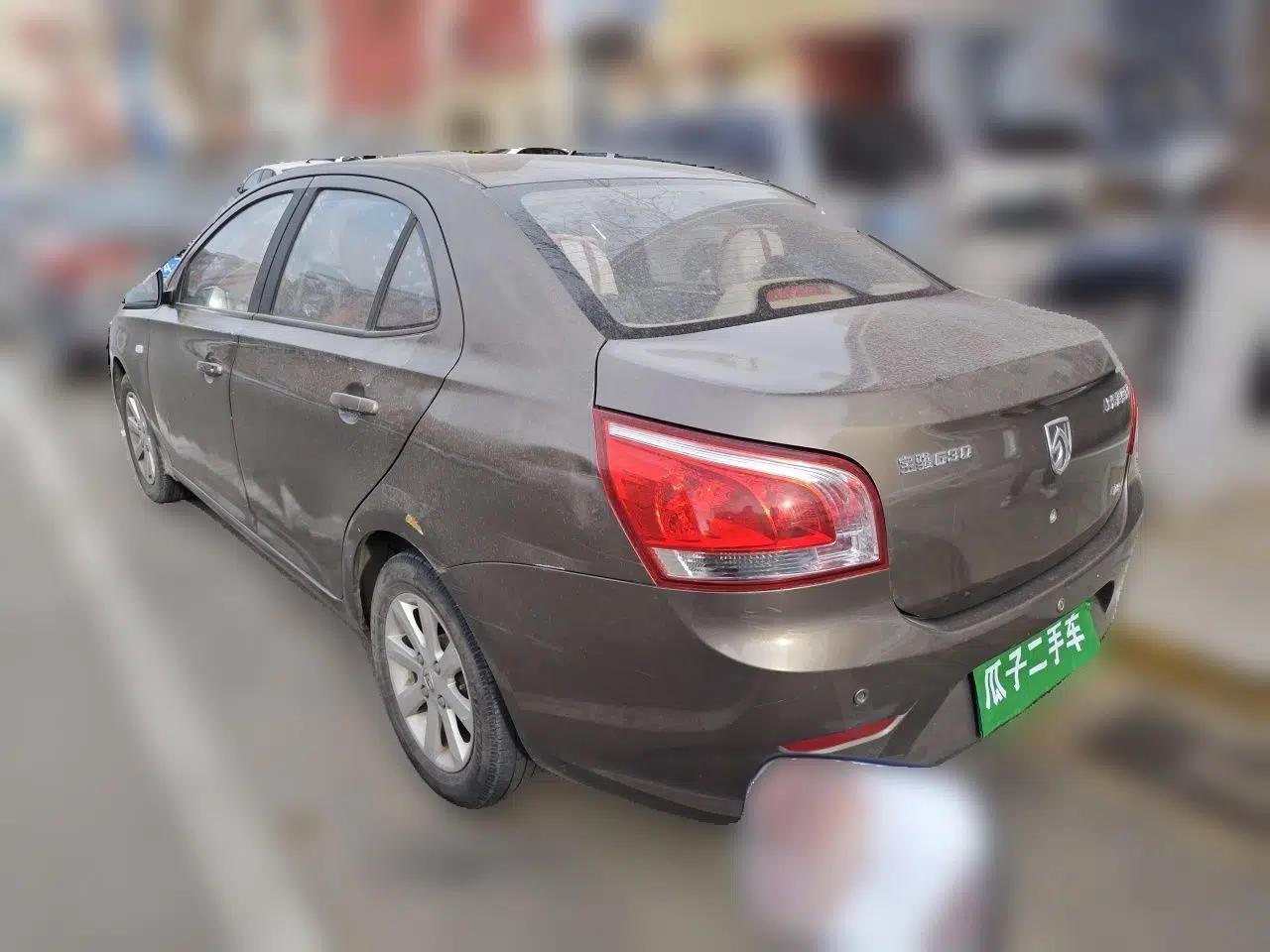 Baojun 630 2011 1.5L manual Comfort trim level — миниатюра 4