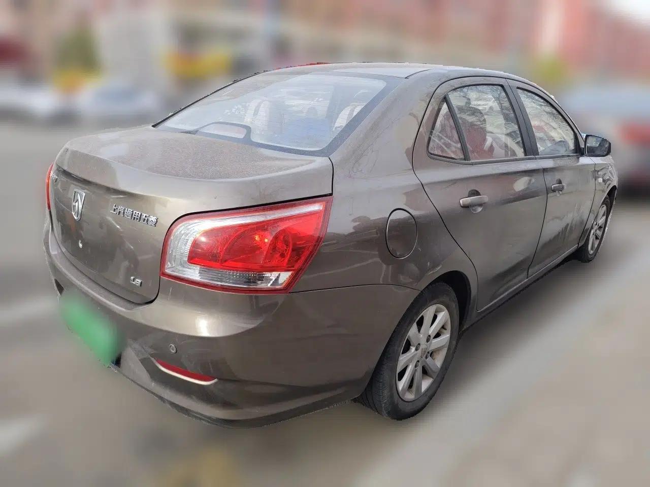 Baojun 630 2011 1.5L manual Comfort trim level — миниатюра 6