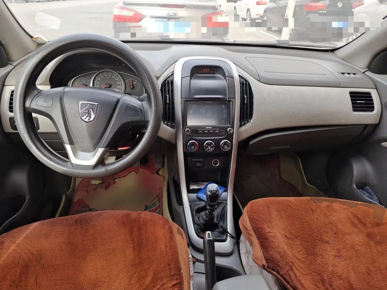 Baojun 630 2011 1.5L manual Comfort trim level — миниатюра 10
