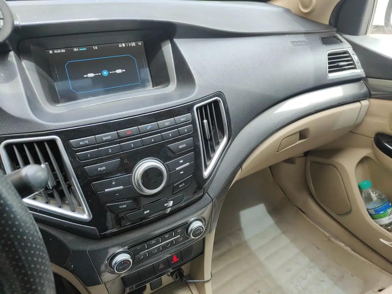 Great Wall C30 2015 1.5L Manual Luxury Model — миниатюра 14