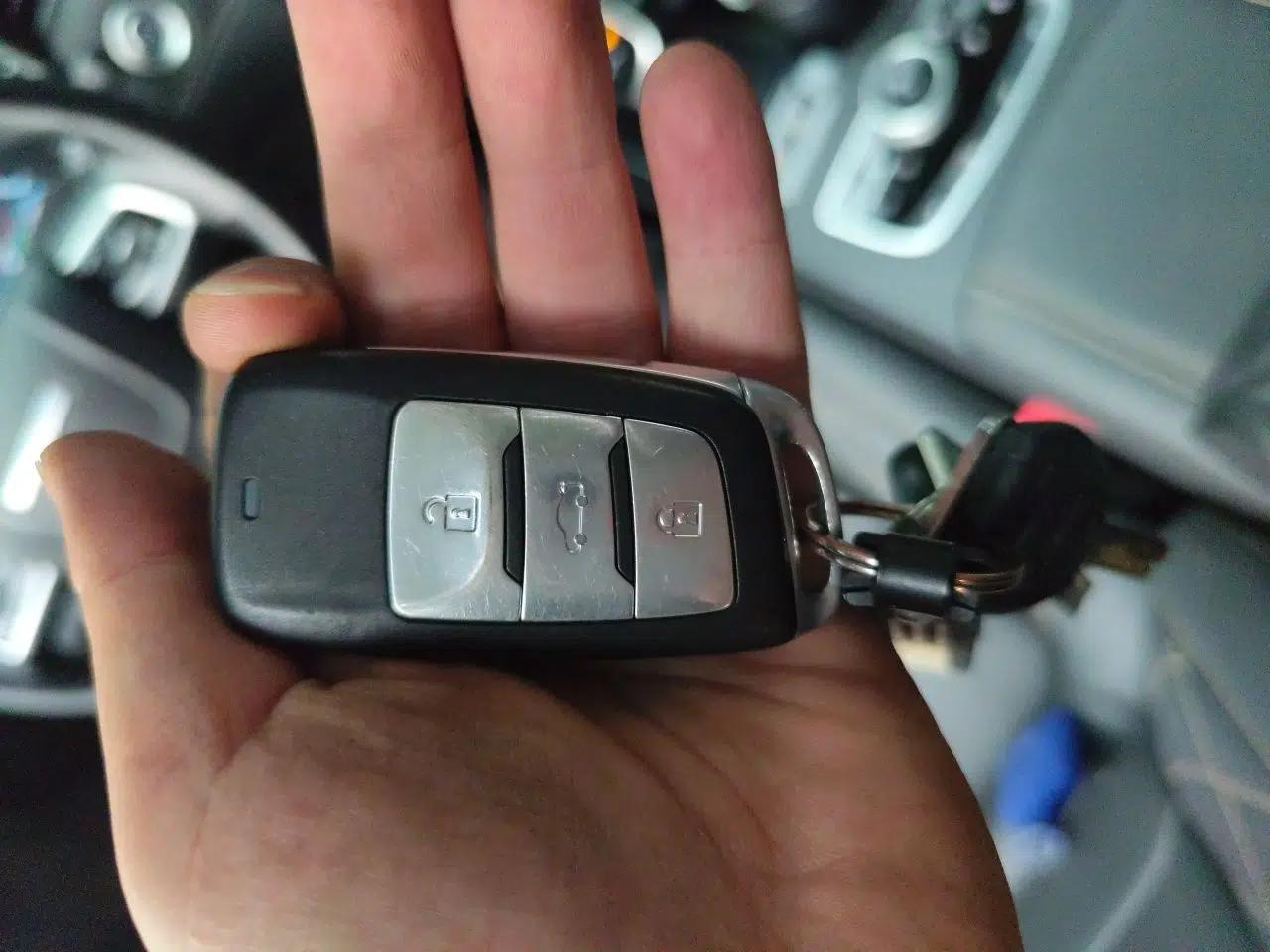 CHANGAN OSHAN COS1 2020 GT 2.0T Automatic Fashionable Smart Connectivity 7-Seater — миниатюра 9