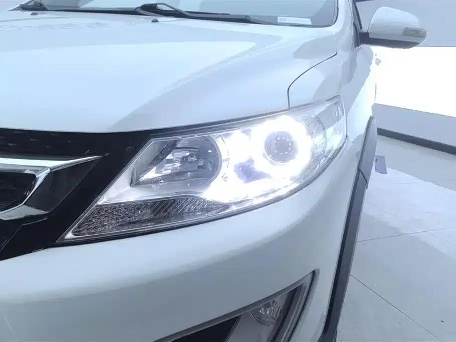 Dongfeng Fengshen AX3 2016 1.5L Automatic Premium Edition — миниатюра 5