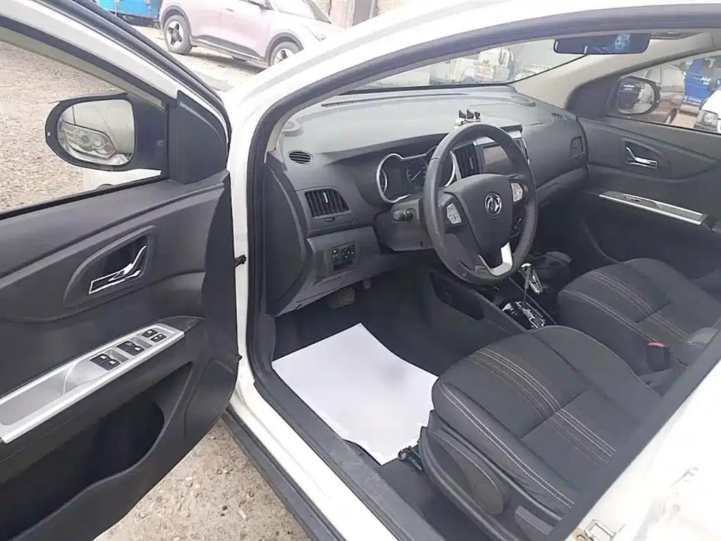 Dongfeng Fengshen AX3 2016 1.5L Automatic Premium Edition — миниатюра 16