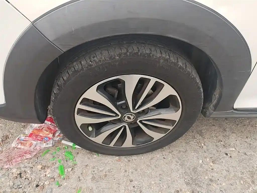Dongfeng Fengshen AX3 2016 1.5L Automatic Premium Edition — миниатюра 23