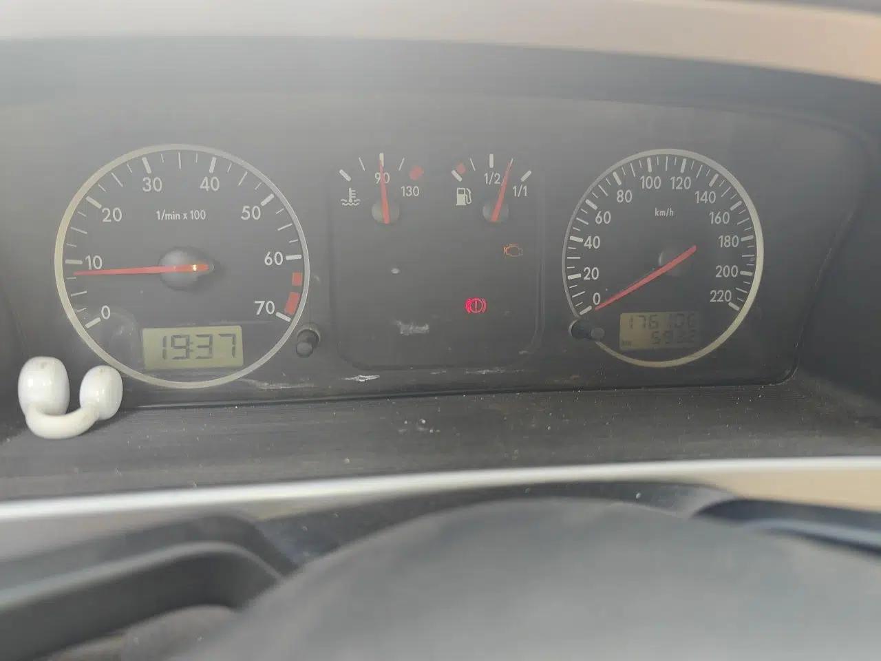 Volkswagen Santana Vista 2008 1.8L Manual Comfort Edition — миниатюра 12