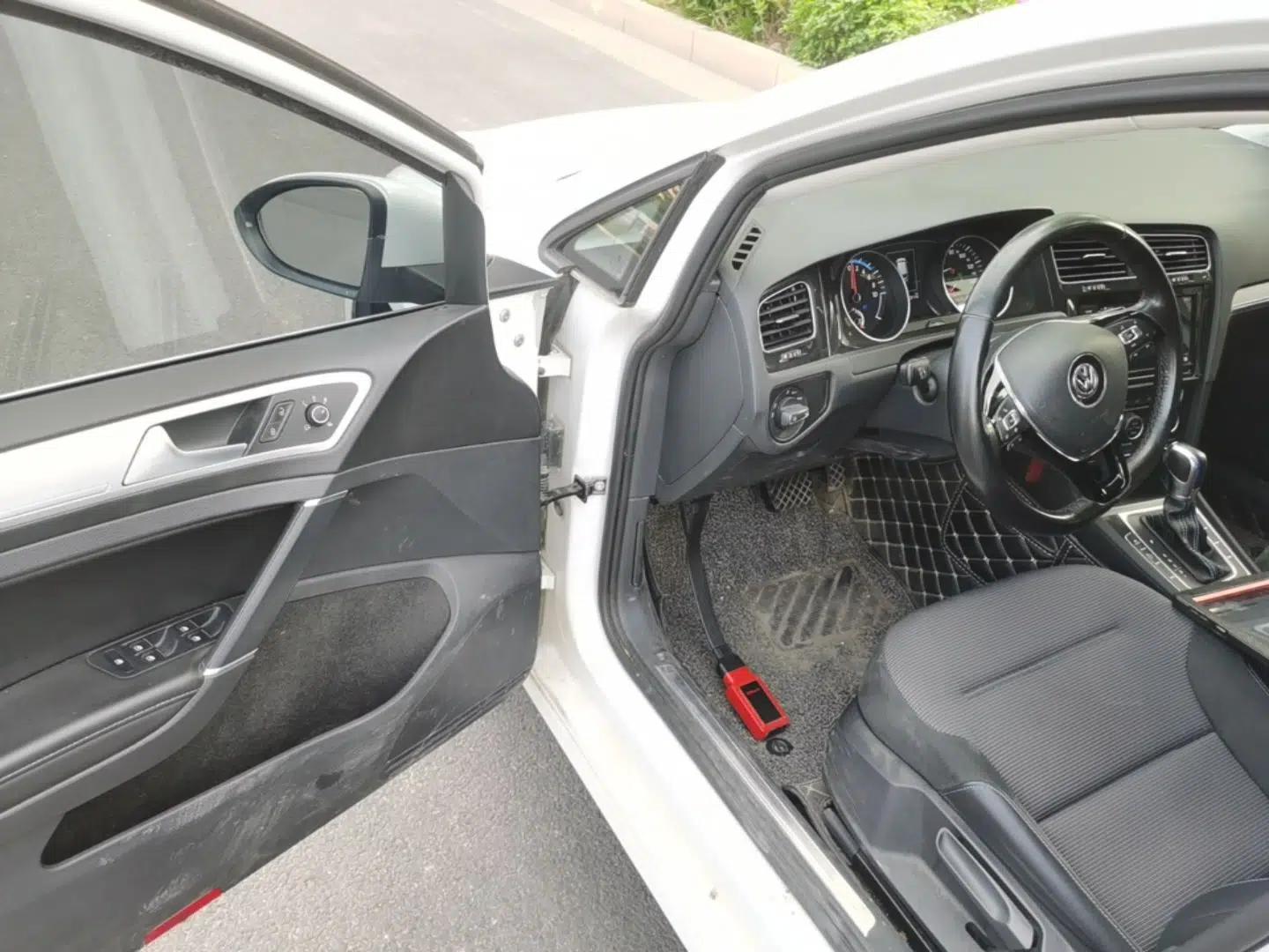 Volkswagen Golf Pure Electric 2020 Chari — миниатюра 19
