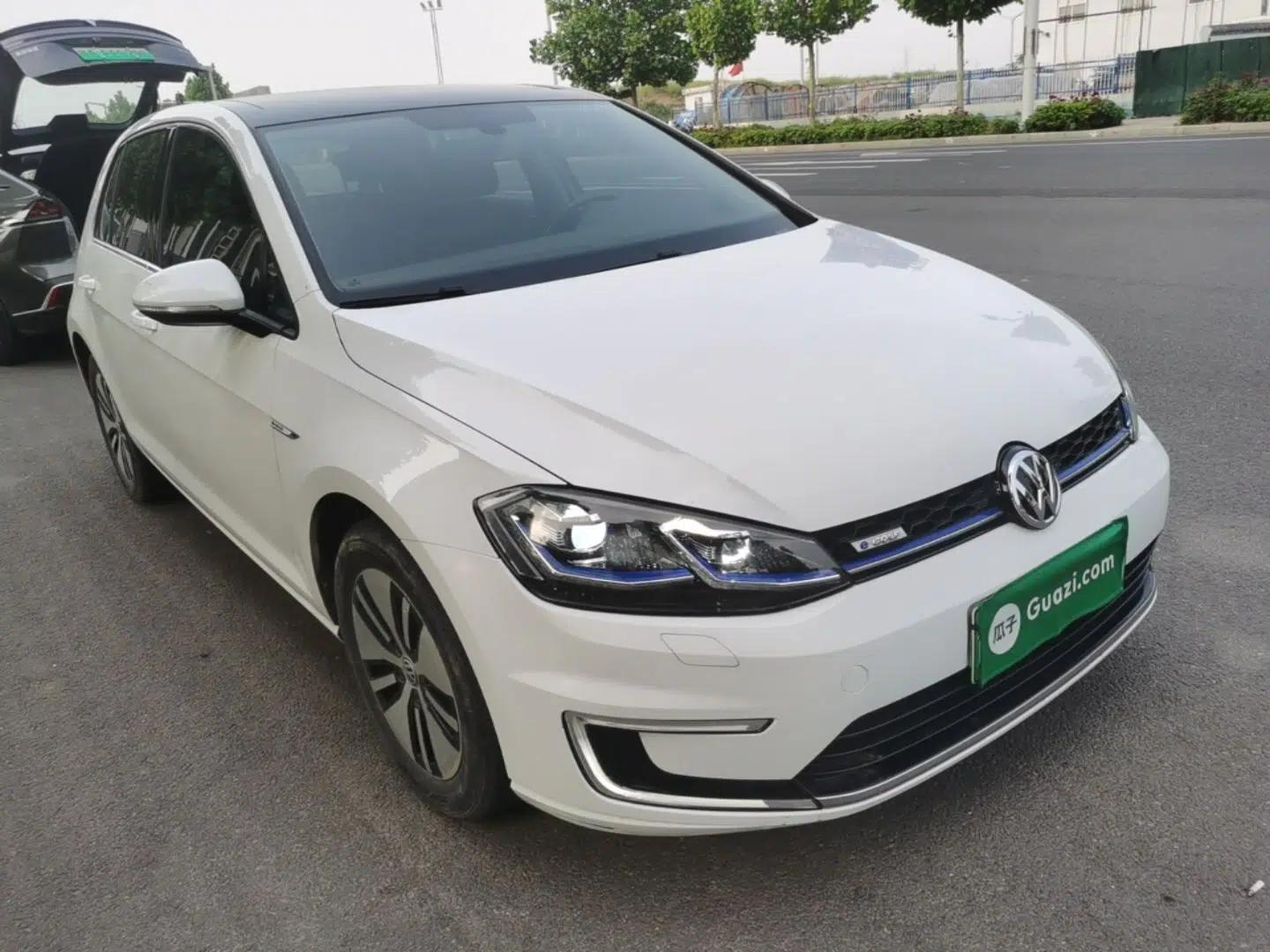 Volkswagen Golf Pure Electric 2020 Chari — миниатюра 3