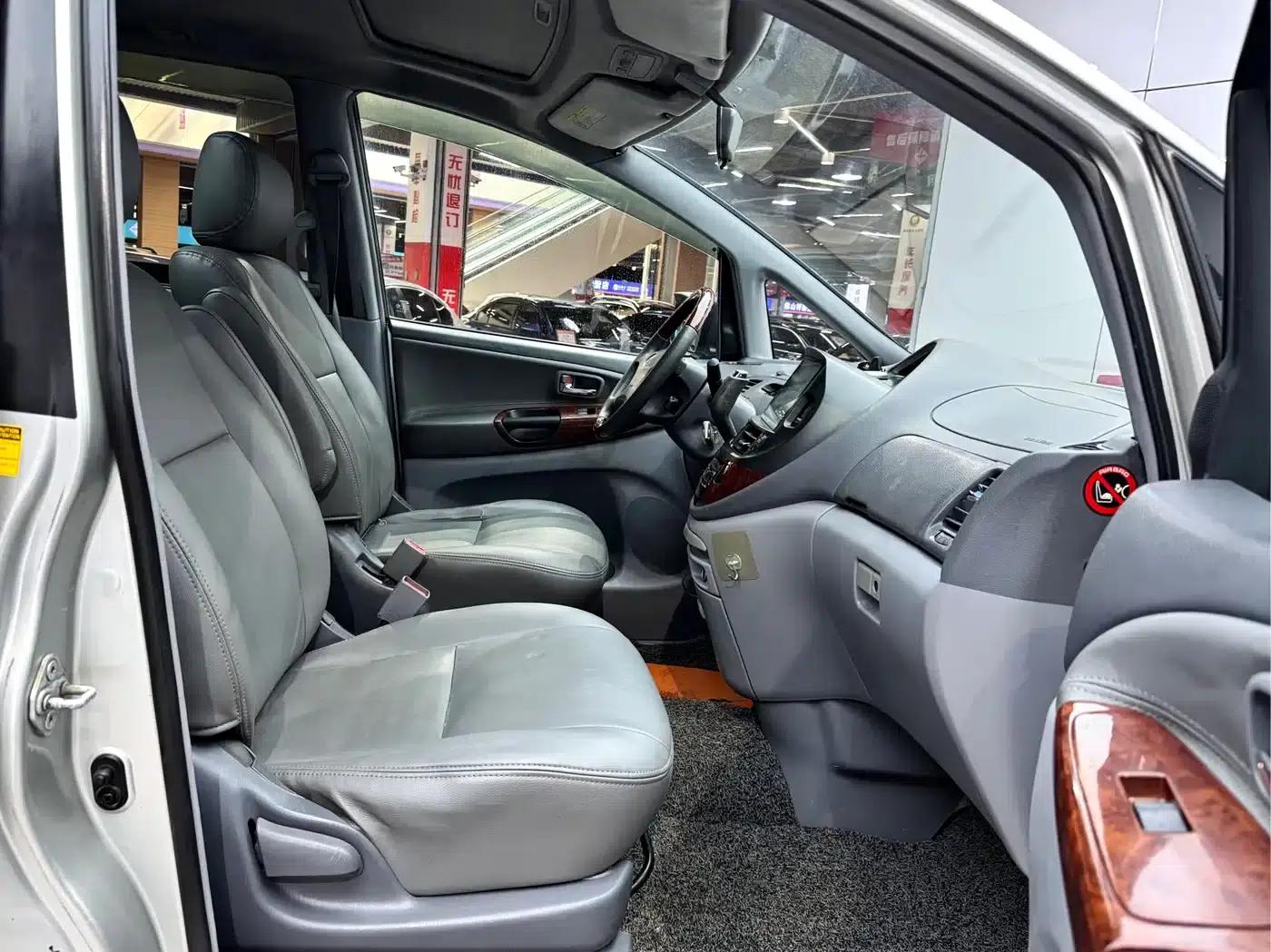 2002 Previa 2.4L Automatic DX — миниатюра 15
