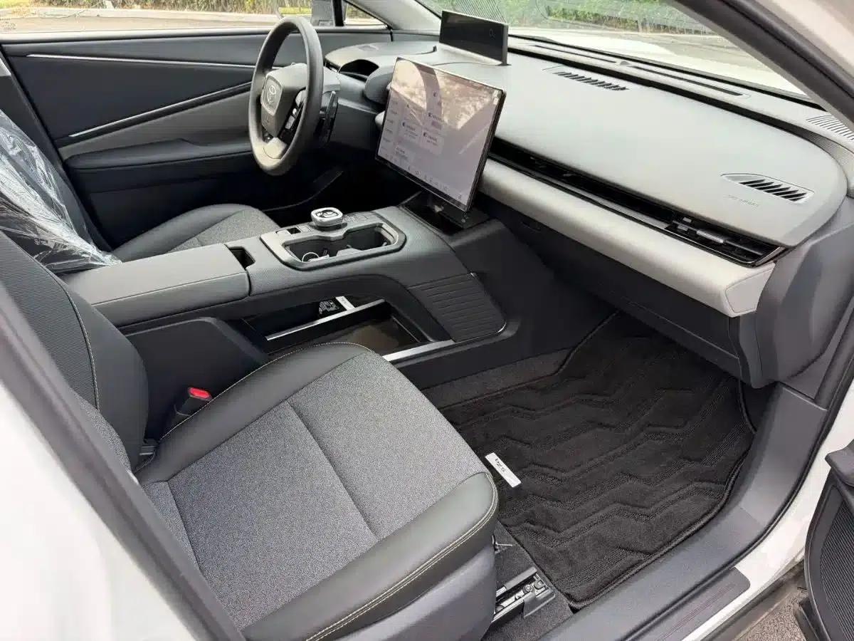 Toyota BZ5 2025 550 JOY — миниатюра 11
