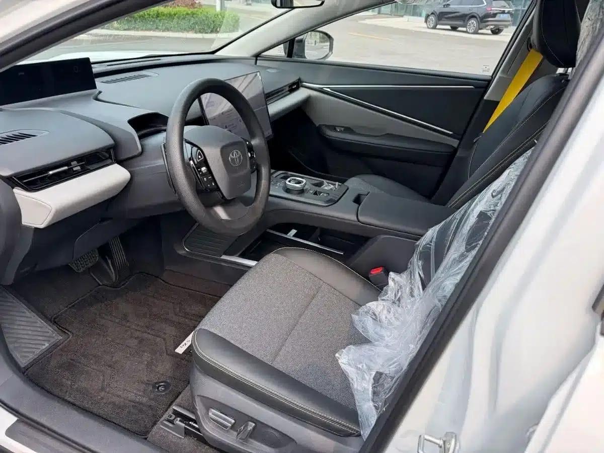 Toyota BZ5 2025 550 JOY — миниатюра 12