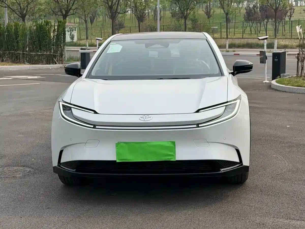 Toyota BZ5 2025 550 JOY — миниатюра 3