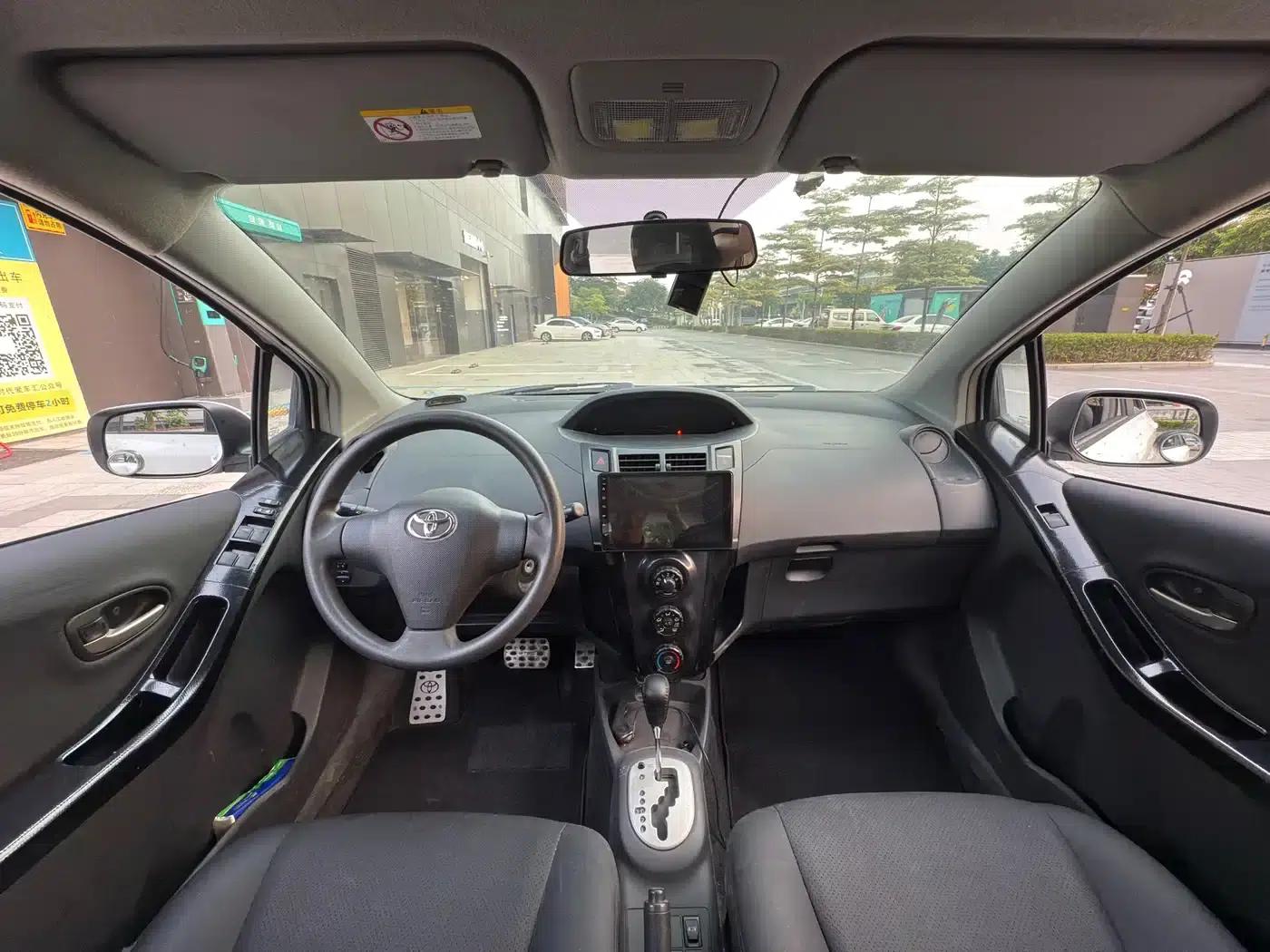 2011 Toyota Yaris 1.6G Automatic Dynamic Edition — миниатюра 12