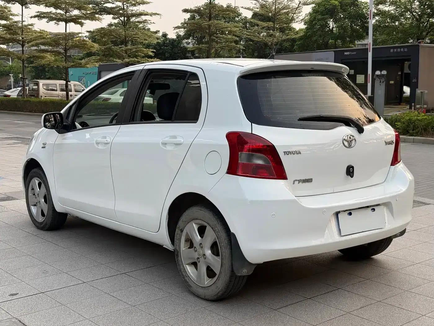 2011 Toyota Yaris 1.6G Automatic Dynamic Edition — миниатюра 6