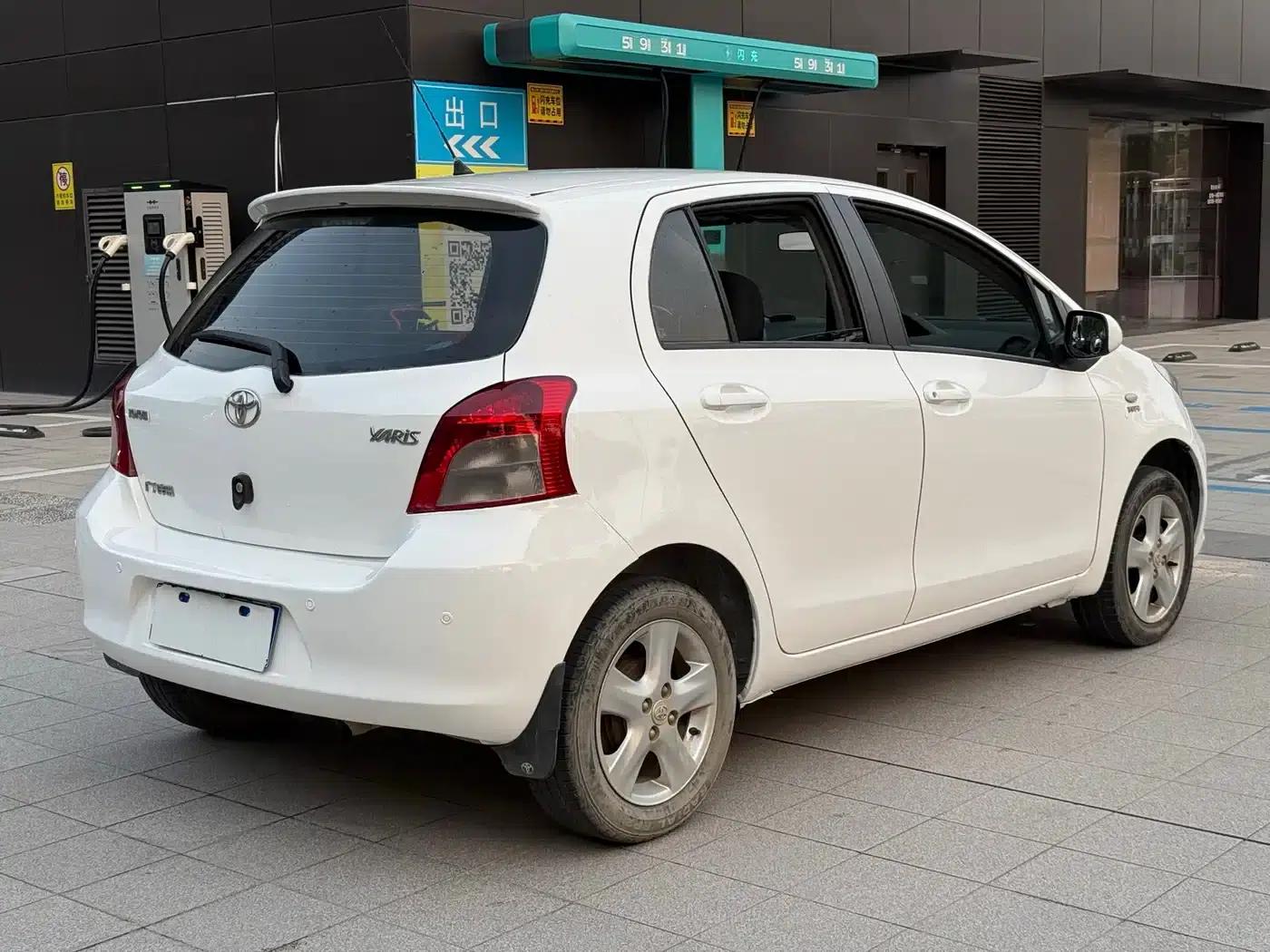 2011 Toyota Yaris 1.6G Automatic Dynamic Edition — миниатюра 7