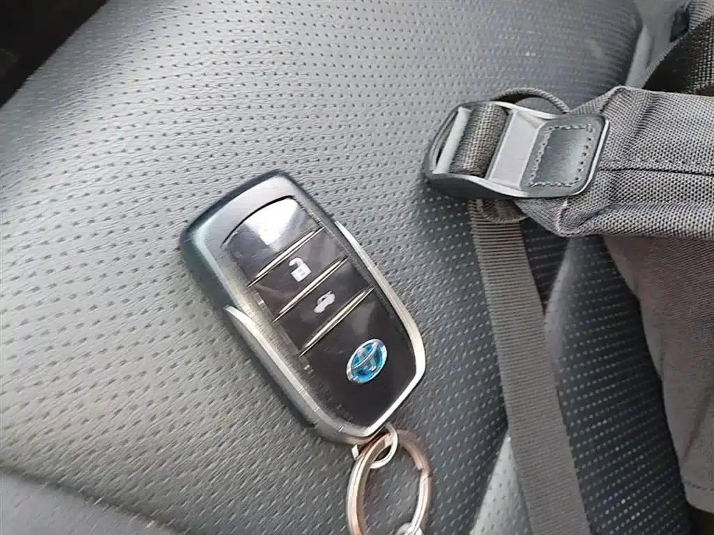 Levin Hybrid E+ 2019 1.8PH V E-CVT Luxury Edition — миниатюра 12