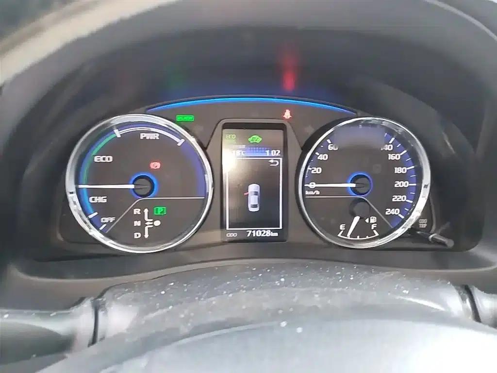 Levin Hybrid E+ 2019 1.8PH V E-CVT Luxury Edition — миниатюра 4