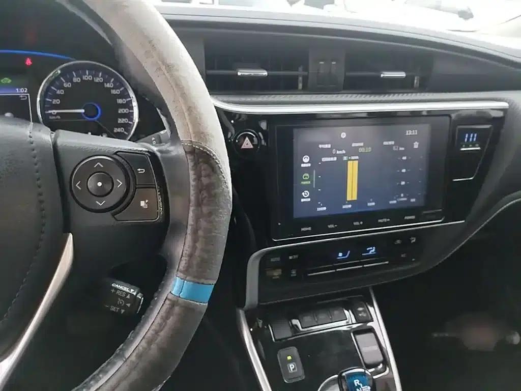 Levin Hybrid E+ 2019 1.8PH V E-CVT Luxury Edition — миниатюра 6