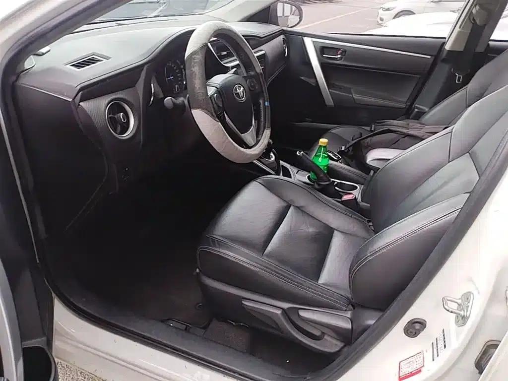 Levin Hybrid E+ 2019 1.8PH V E-CVT Luxury Edition — миниатюра 8