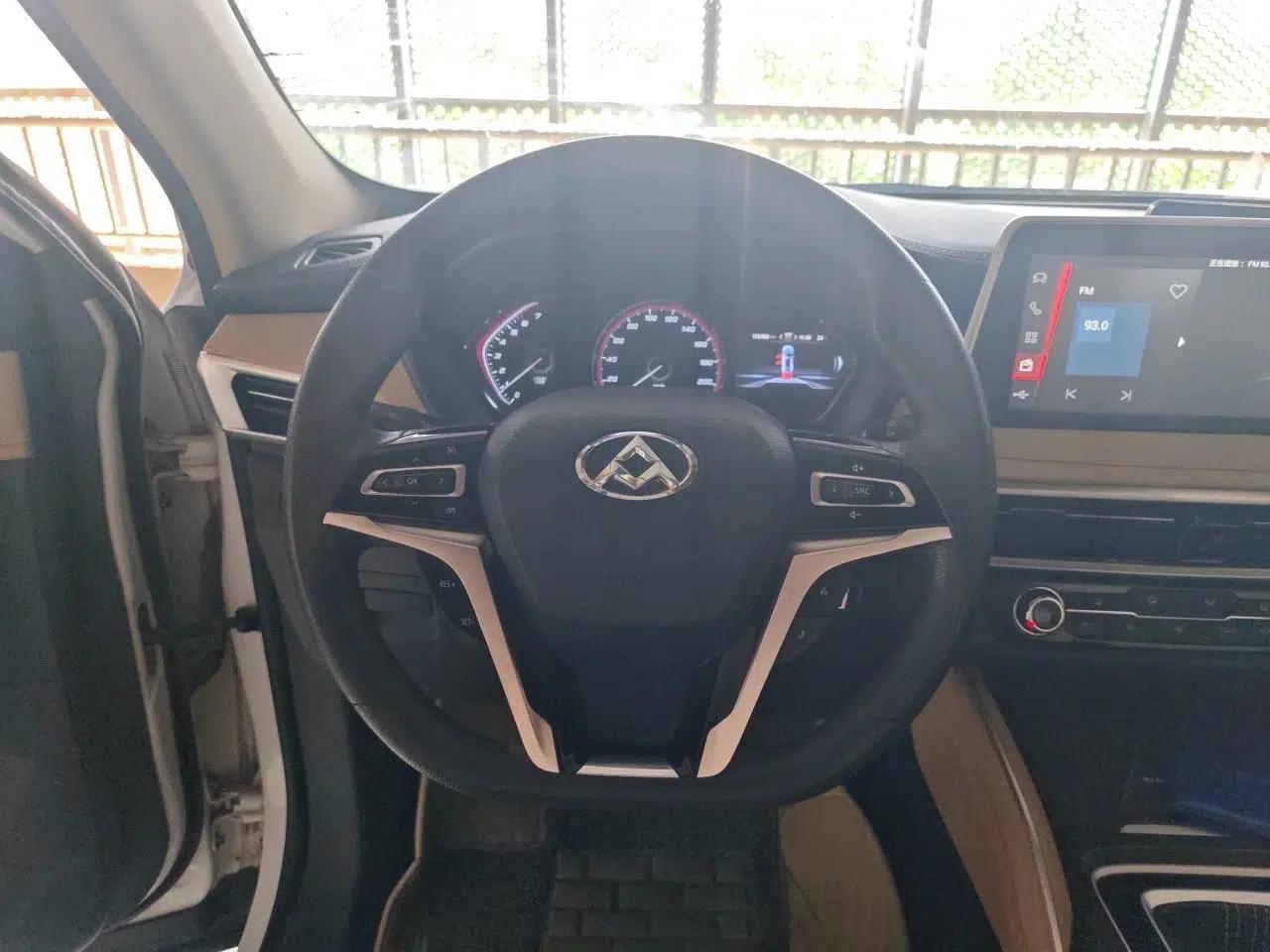 SAIC MAXUS D90 2017 2.0T Manual Two-Wheel Drive Mars Base Edition — миниатюра 11
