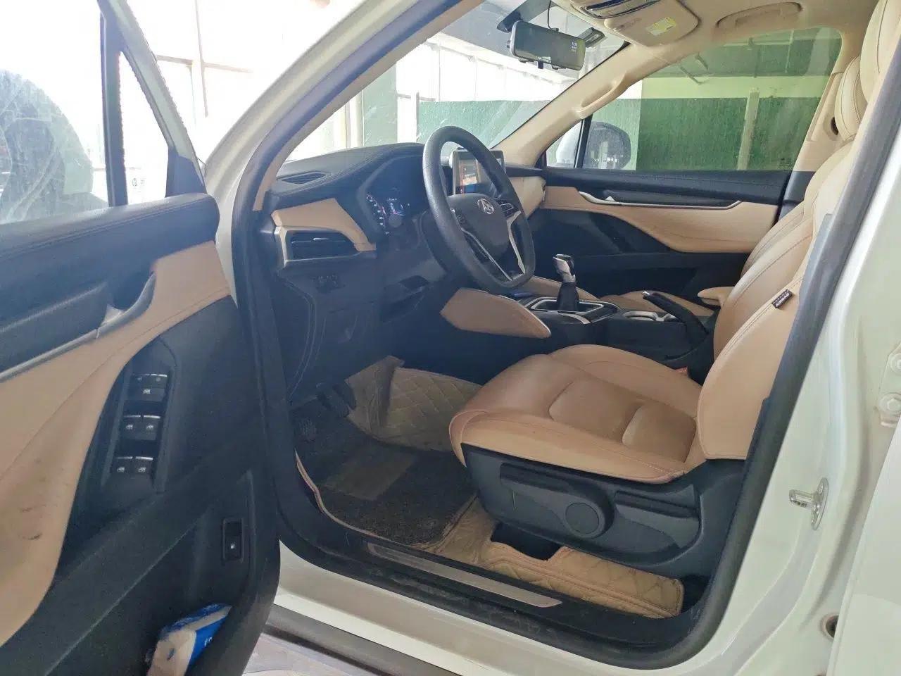 SAIC MAXUS D90 2017 2.0T Manual Two-Wheel Drive Mars Base Edition — миниатюра 17