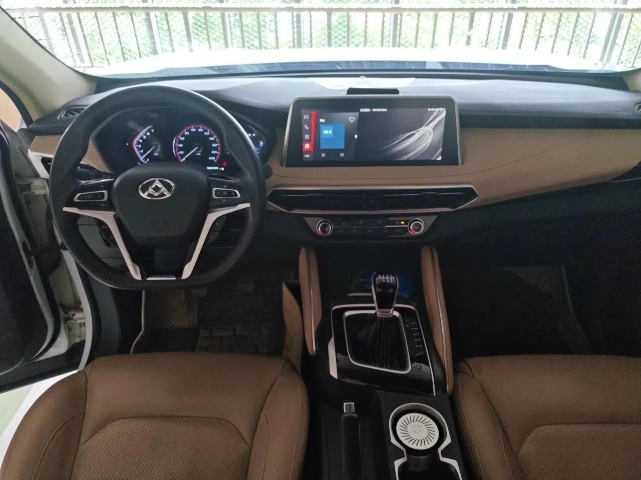 SAIC MAXUS D90 2017 2.0T Manual Two-Wheel Drive Mars Base Edition — миниатюра 10