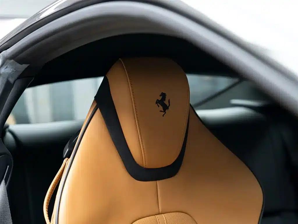 Roma 2020 3.9T V8 — миниатюра 10