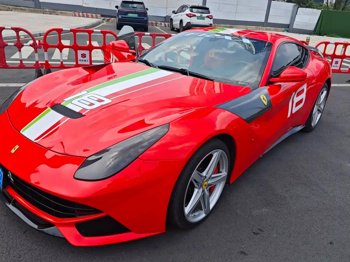 2013 F12berlinetta 6.3L Standard Model — миниатюра 6