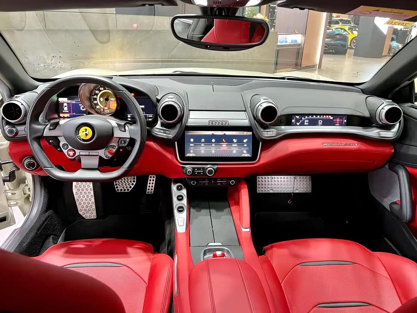 2017 GTC4Lusso 3.9T V8 — миниатюра 15