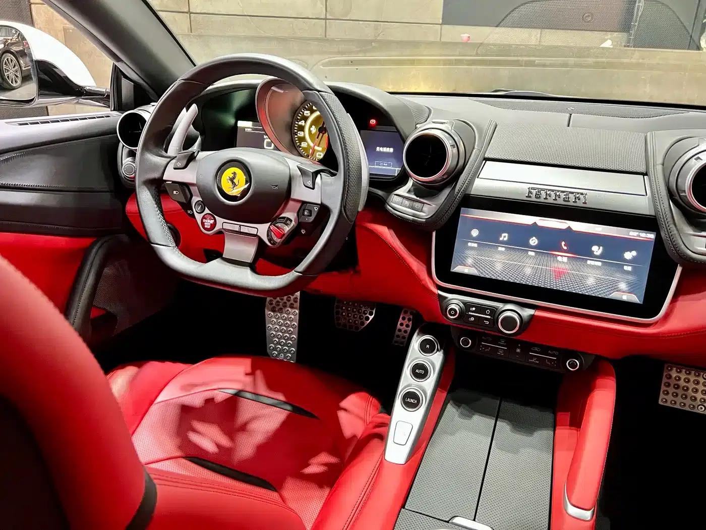 2017 GTC4Lusso 3.9T V8 — миниатюра 16