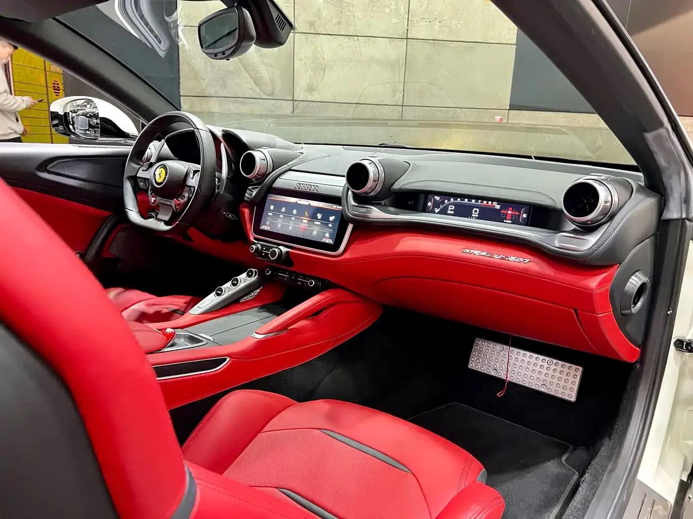2017 GTC4Lusso 3.9T V8 — миниатюра 17