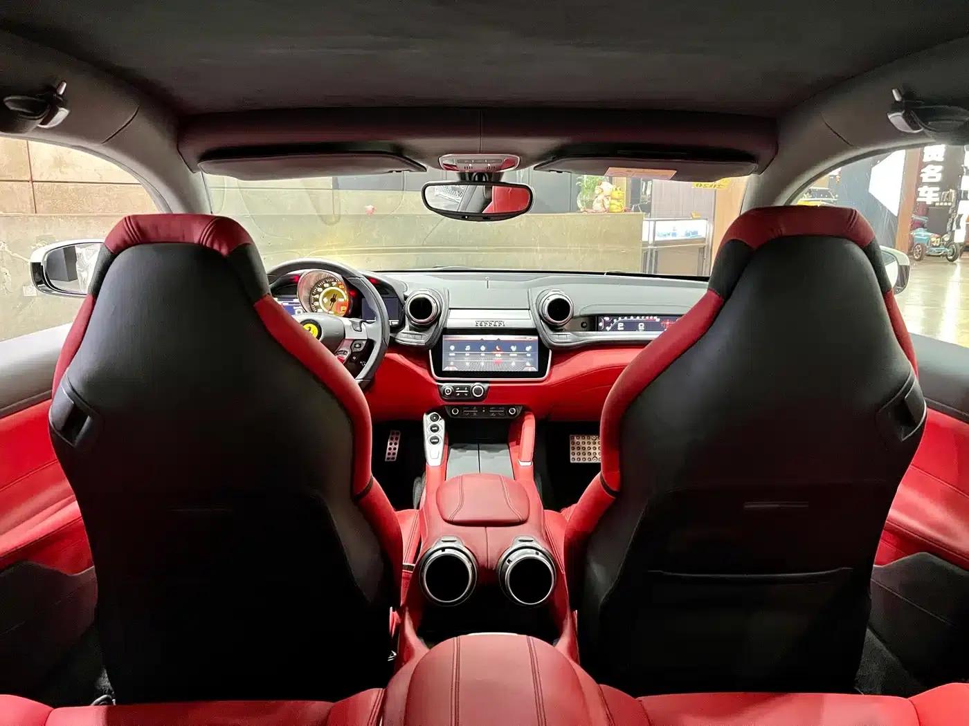2017 GTC4Lusso 3.9T V8 — миниатюра 20