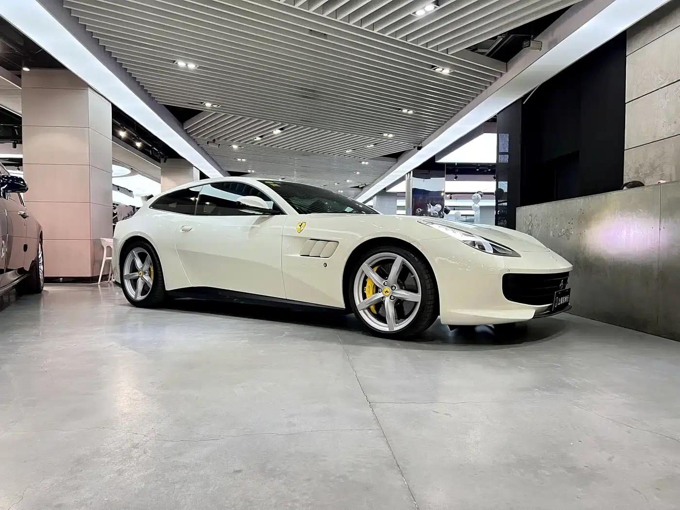 2017 GTC4Lusso 3.9T V8 — миниатюра 3
