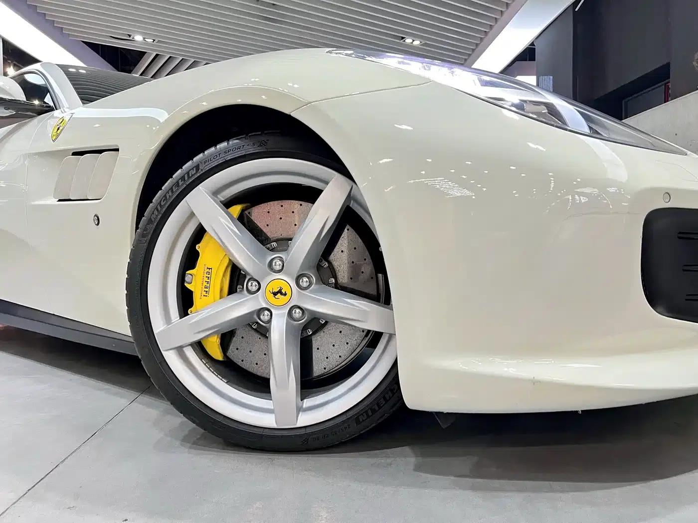 2017 GTC4Lusso 3.9T V8 — миниатюра 5
