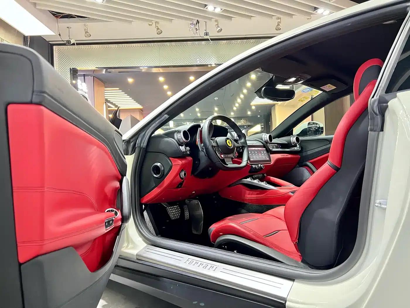 2017 GTC4Lusso 3.9T V8 — миниатюра 6