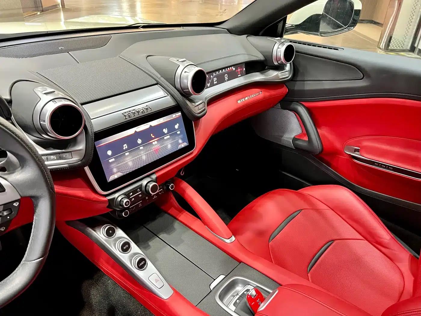 2017 GTC4Lusso 3.9T V8 — миниатюра 10