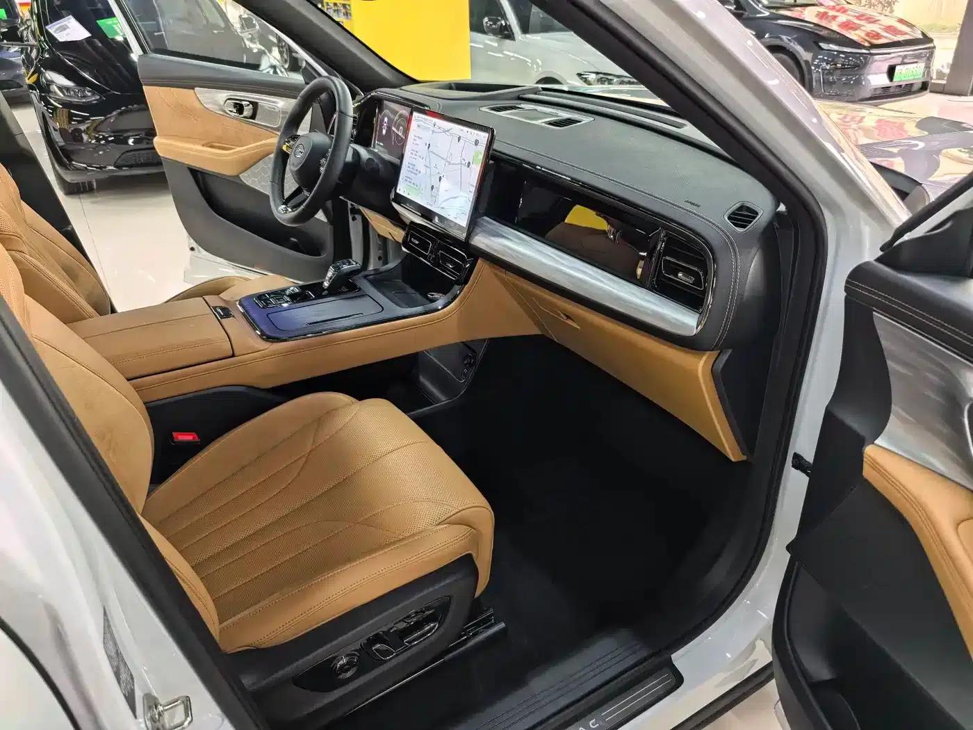 Trumpchi ES9 2024 PHEV 143km Traveler Max — миниатюра 11