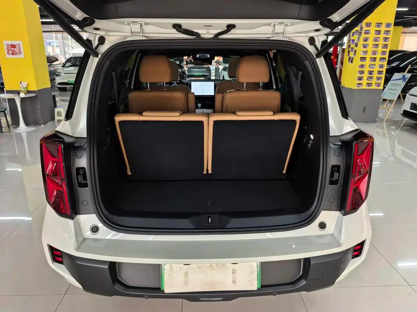 Trumpchi ES9 2024 PHEV 143km Traveler Max — миниатюра 15