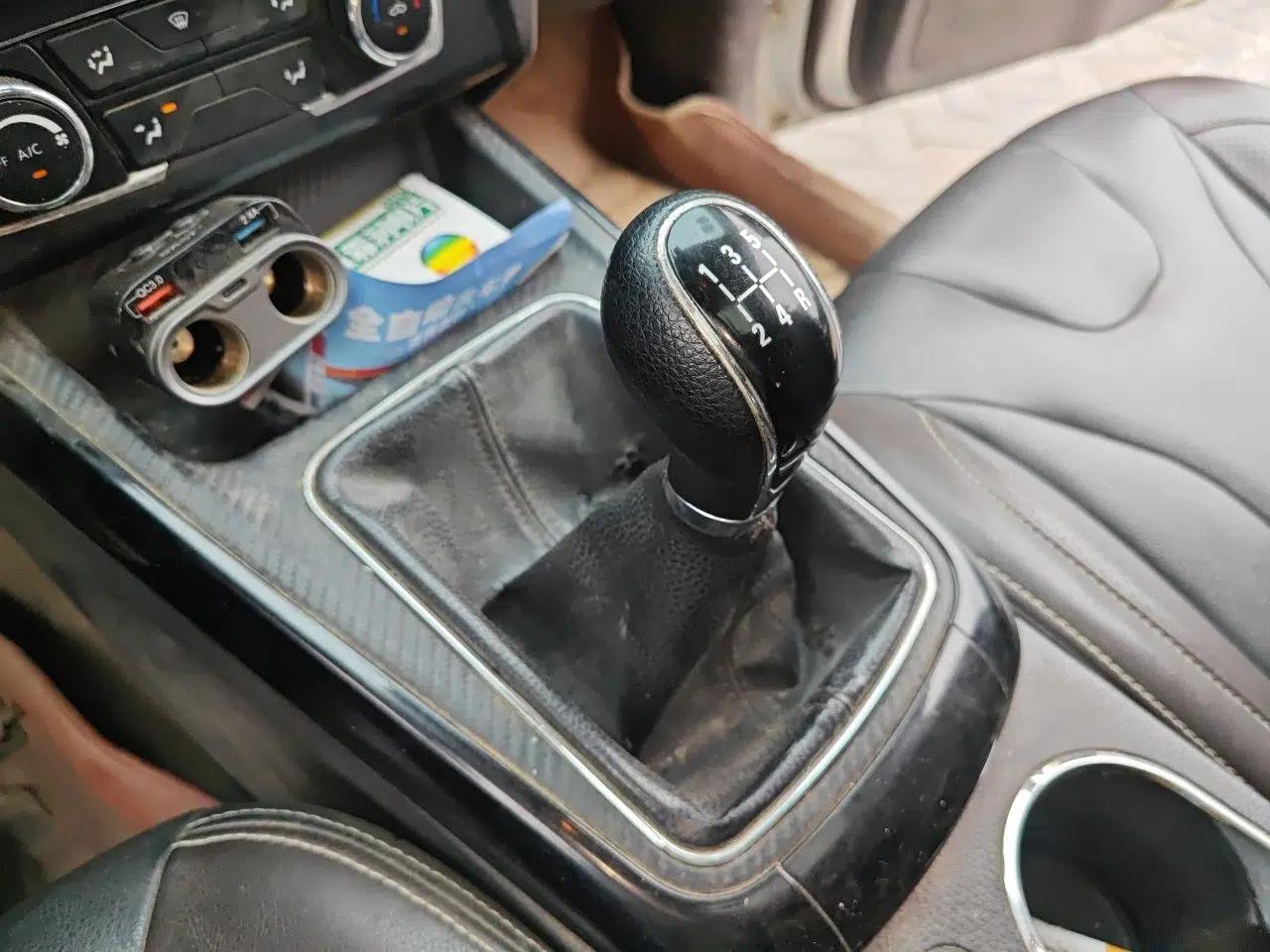 Dongfeng Fengon 370 2018 S370 1.5L Manual Luxury 5-Seater — миниатюра 15