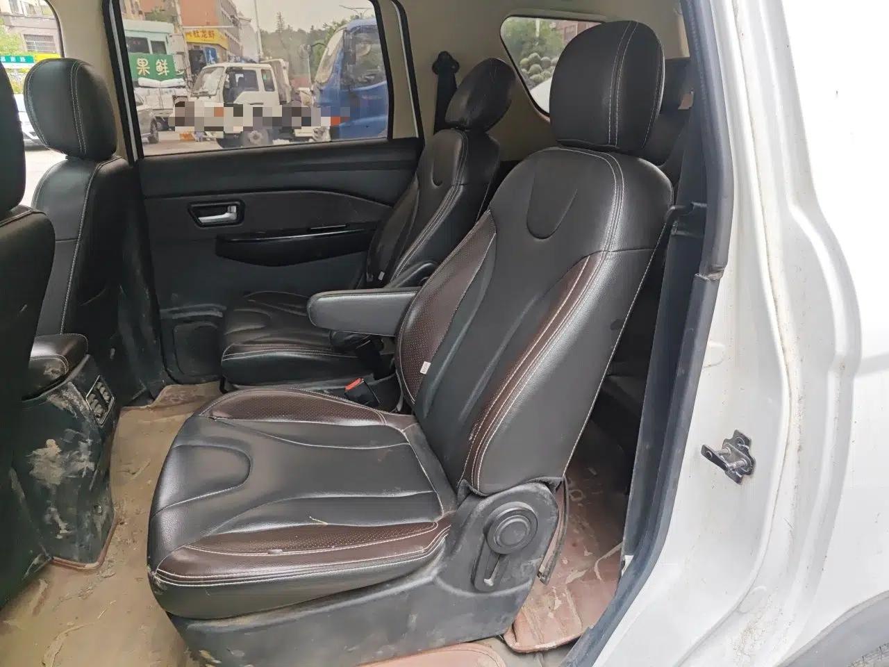 Dongfeng Fengon 370 2018 S370 1.5L Manual Luxury 5-Seater — миниатюра 18