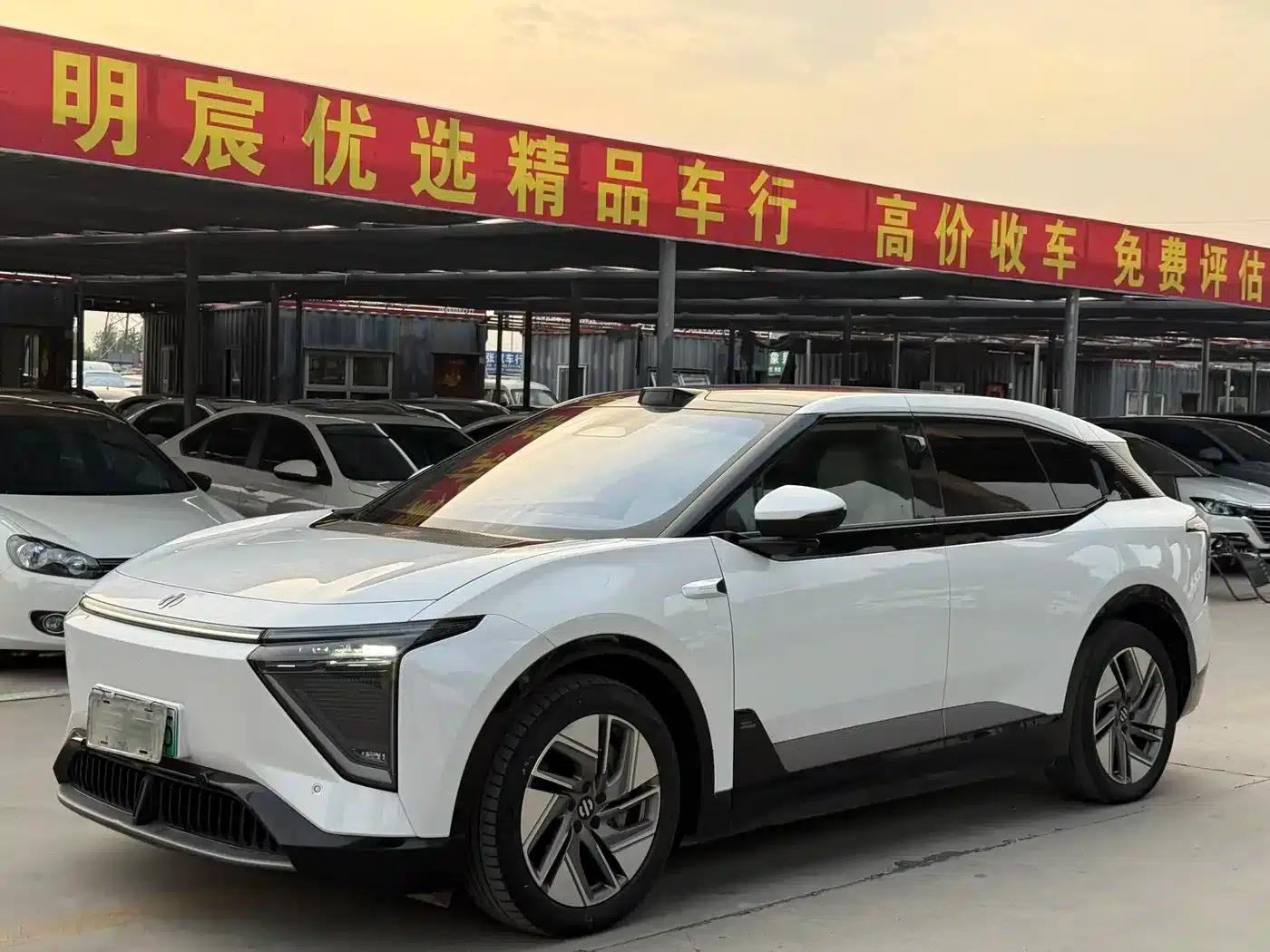 HiPhi Y 2023 560km Elite Edition — миниатюра 1