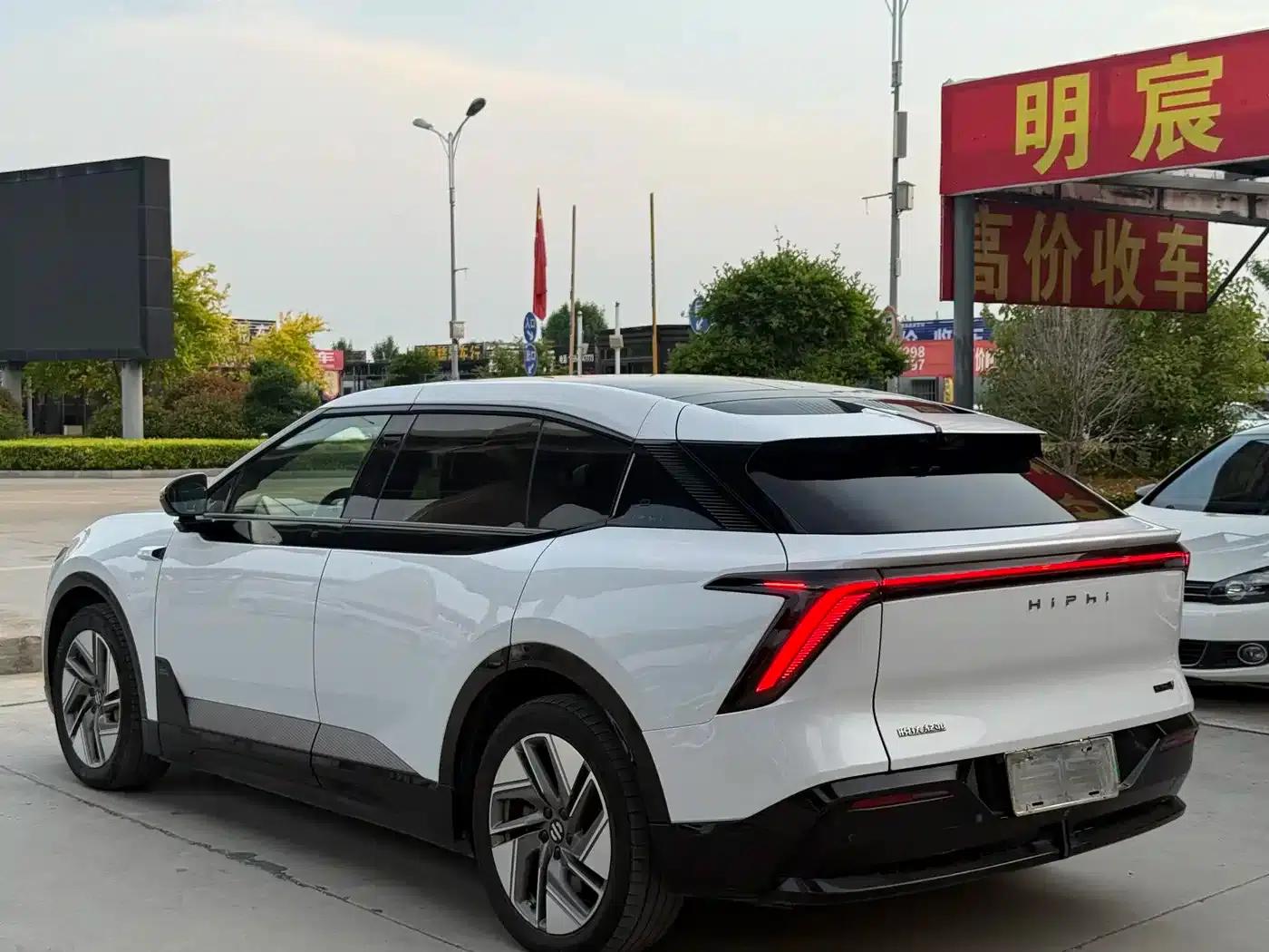 HiPhi Y 2023 560km Elite Edition — миниатюра 11