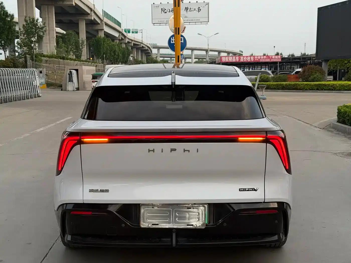 HiPhi Y 2023 560km Elite Edition — миниатюра 7