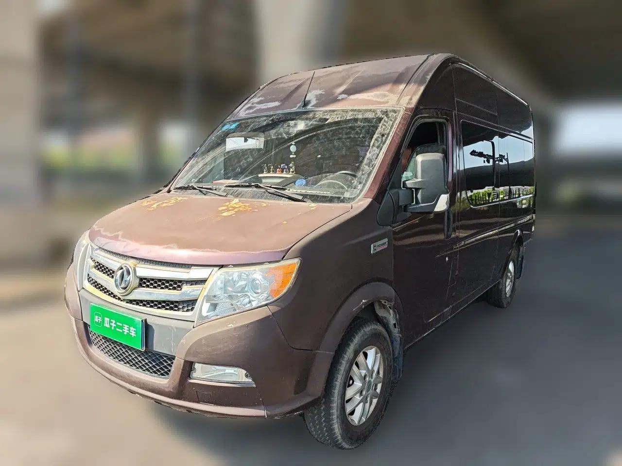 Dongfeng Yufeng 2018 2.5T Logistics Vehicle A100 Long Wheelbase High Roof 5-9 Seater China V Emission Standard ZD25 — миниатюра 1