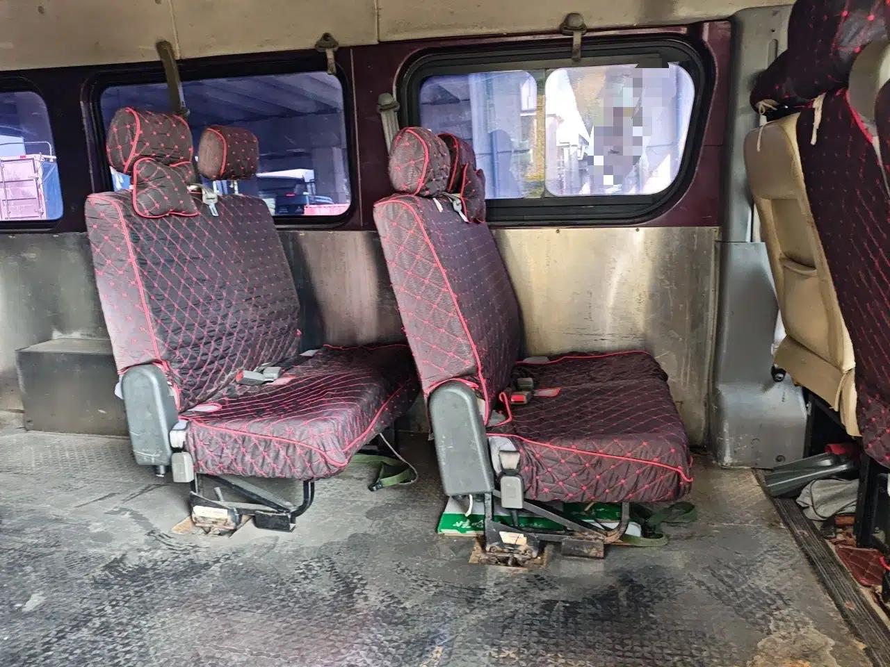 Dongfeng Yufeng 2018 2.5T Logistics Vehicle A100 Long Wheelbase High Roof 5-9 Seater China V Emission Standard ZD25 — миниатюра 18