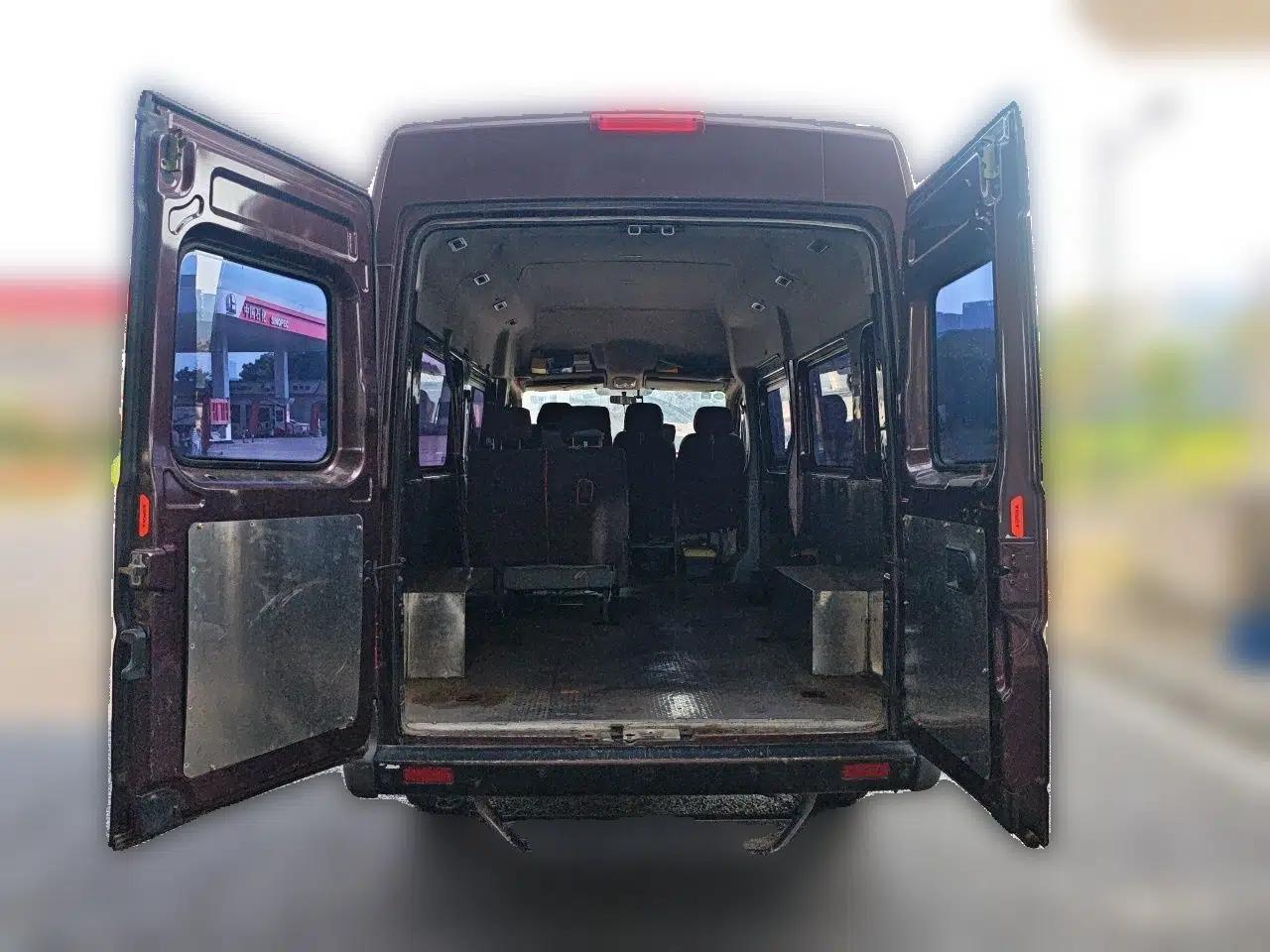 Dongfeng Yufeng 2018 2.5T Logistics Vehicle A100 Long Wheelbase High Roof 5-9 Seater China V Emission Standard ZD25 — миниатюра 20