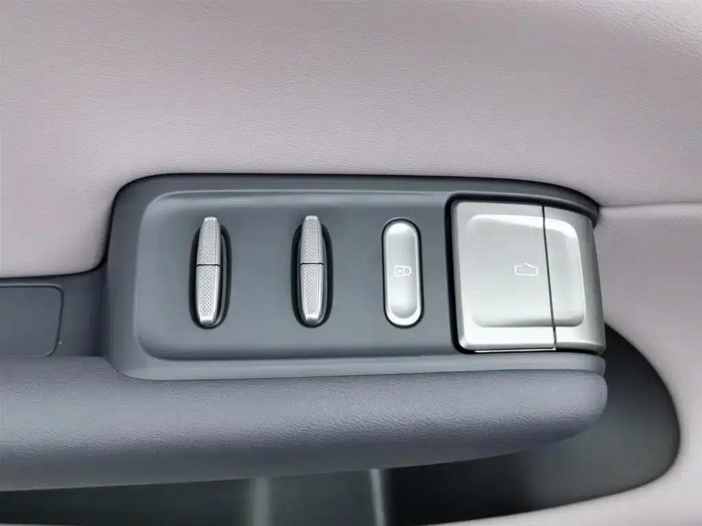 Hongqi Tiangong 05 2025 750 Smart Selection Edition — миниатюра 9