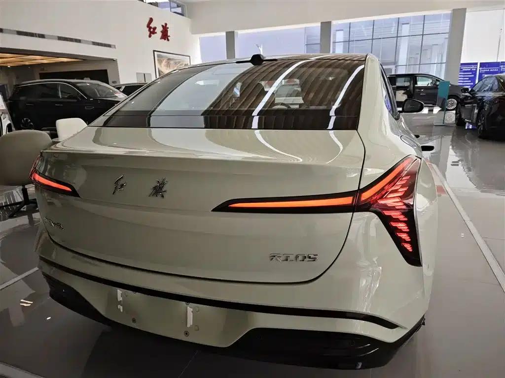 Hongqi Tiangong 05 2025 Model 550 Smart Selection Edition — миниатюра 11
