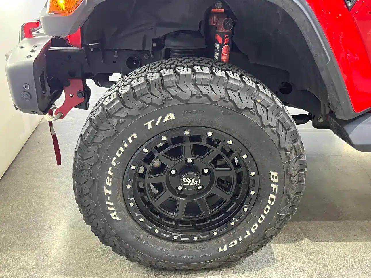 Jeep Wrangler New Energy 2021 Model 4-Door 2.0T 4xe Sahara — миниатюра 13