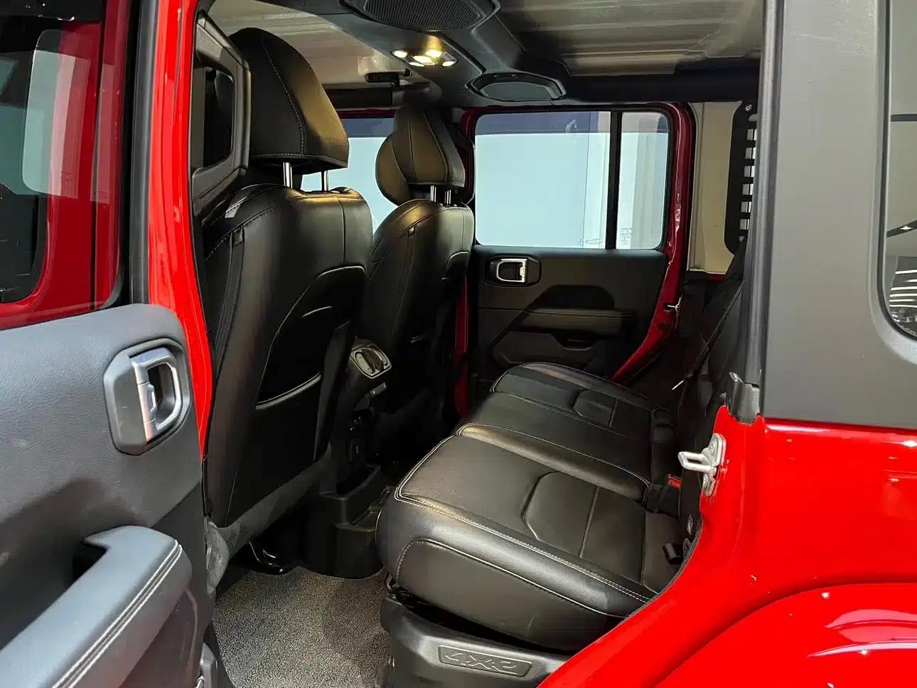 Jeep Wrangler New Energy 2021 Model 4-Door 2.0T 4xe Sahara — миниатюра 16