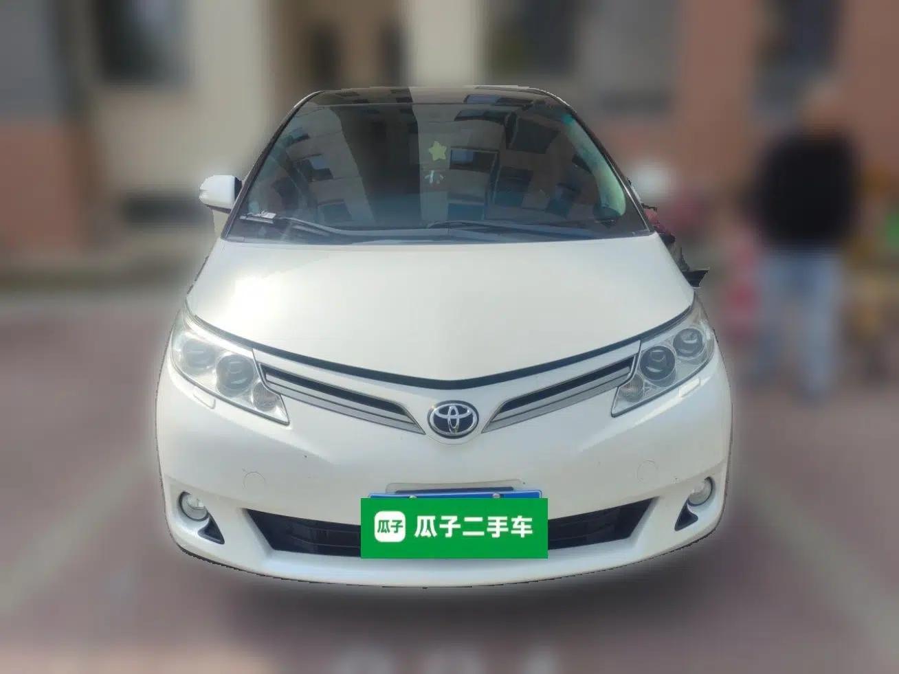 Toyota Previa  — миниатюра 2
